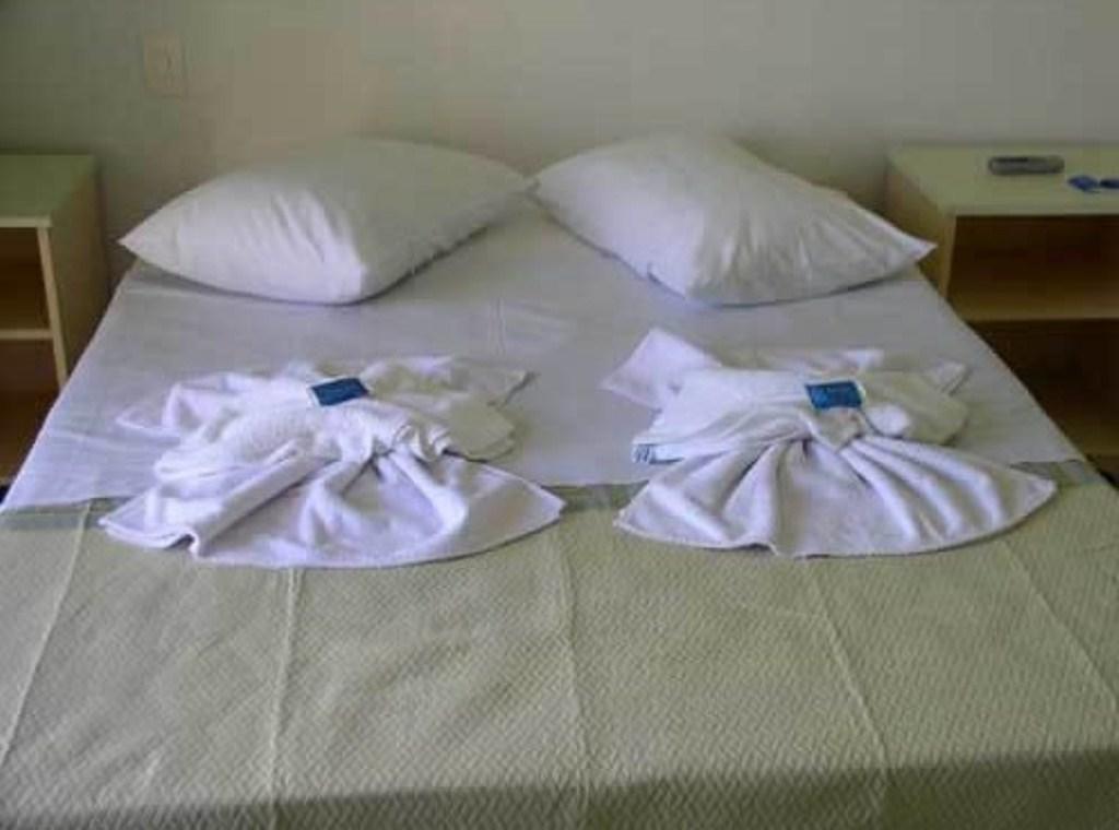 Hotel Pousada Mineirinho Balneario Praia do Leste Room photo